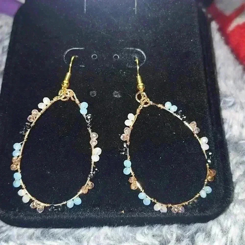 Handcrafted Gorgeous Hoop earrings Nickle Free!! - Picture 1 of 4